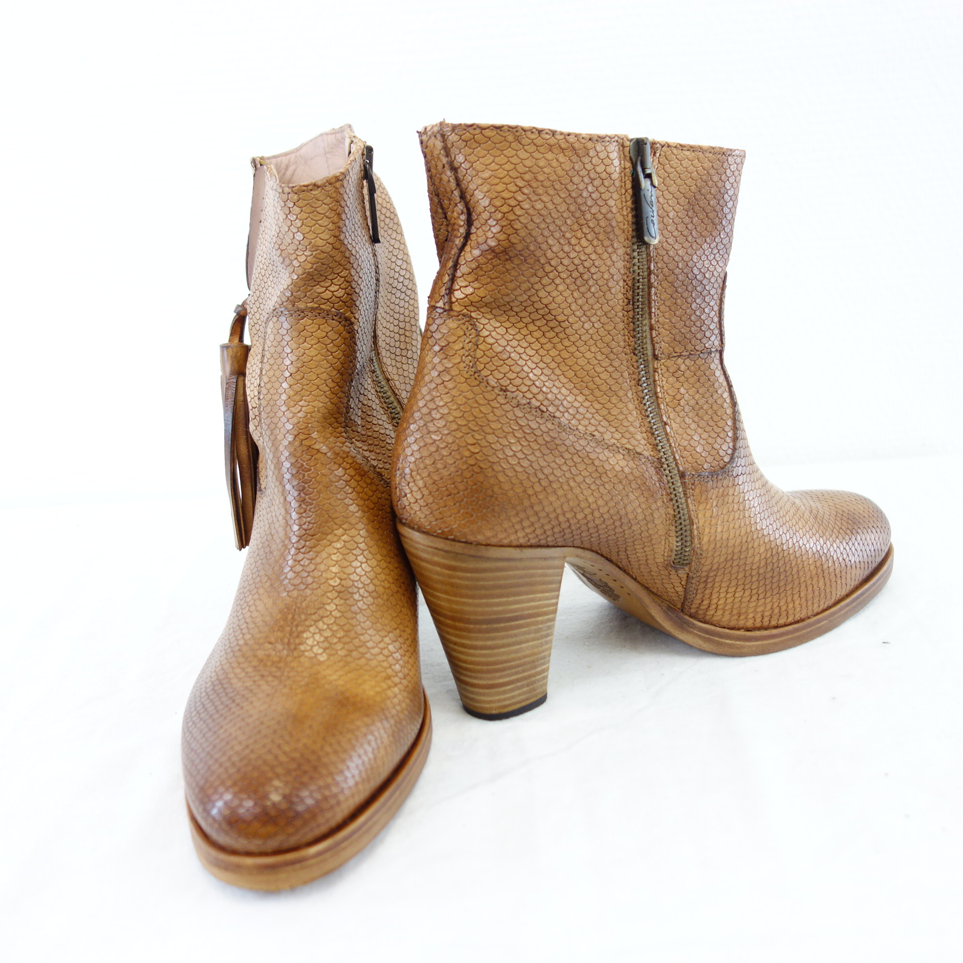 CORVARI Damen Stiefeletten Leder Cognac Braun Reptilprägung Modell Viper